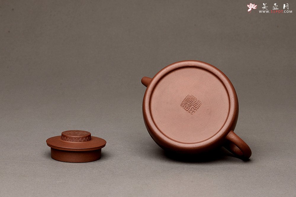 紫砂壶图片：寓意吉祥 稳重典雅 精工全手四灵井栏 - 美壶网