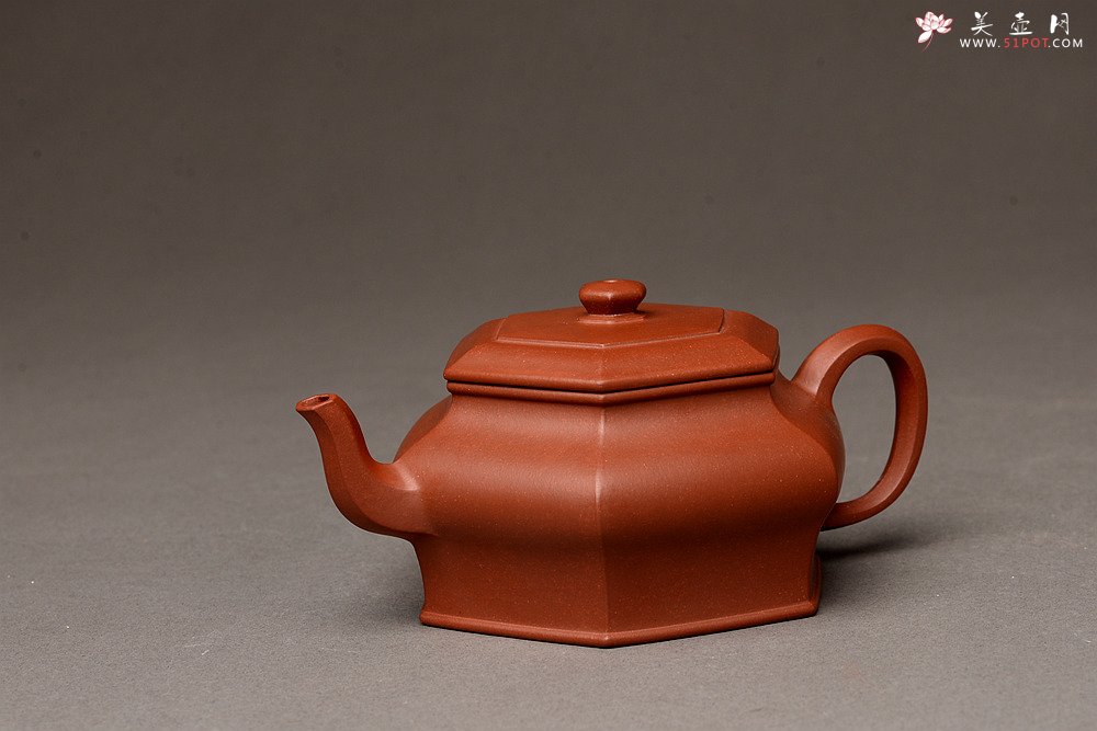 紫砂壶图片：何卫枫全手新品 线条清晰流畅 全手六方虚扁 - 美壶网