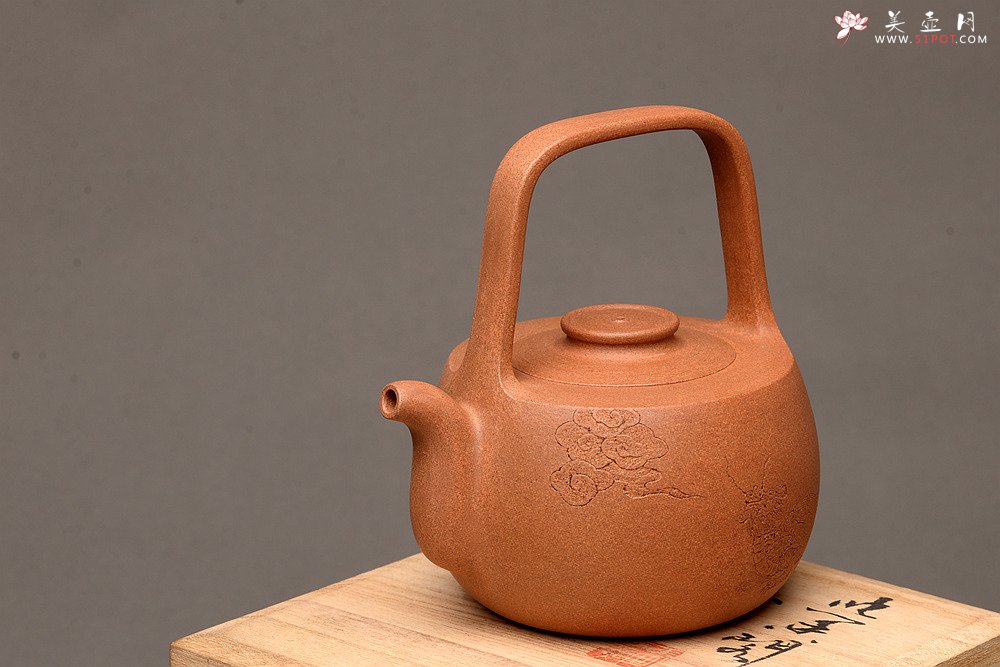 紫砂壶图片：钱建荷全手新作 福乐提梁 做工精致 游心堂装饰 - 美壶网