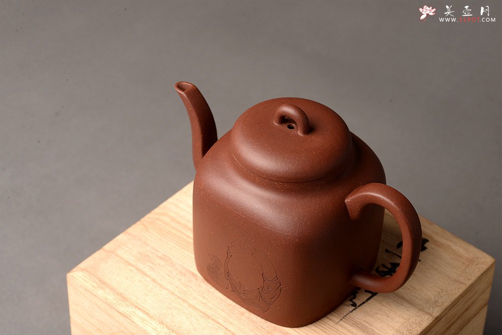 紫砂壶图片：于洪跃全手新品 方圆结合 挺拔劲美 柔与刚  印方 - 美壶网