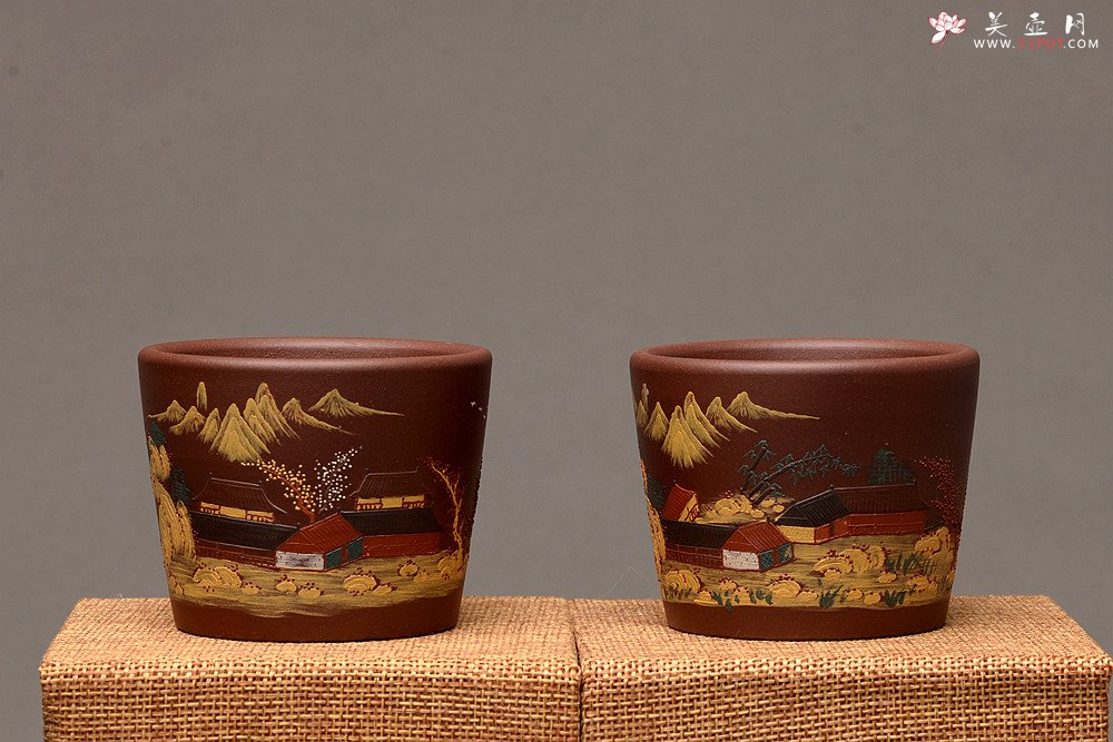 紫砂壶图片：美壶定制 主人杯 泥绘通景山水 古朴雅致 - 美壶网