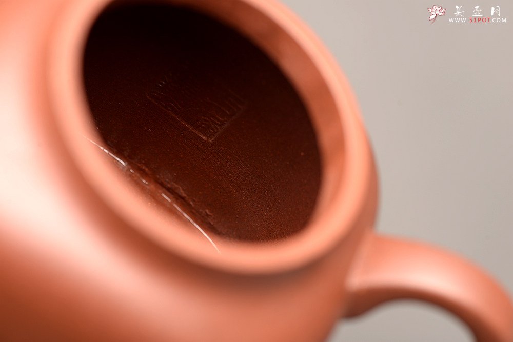 紫砂壶图片：于洪跃全手新品 方圆结合 挺拔劲美 柔与刚  印方 - 美壶网