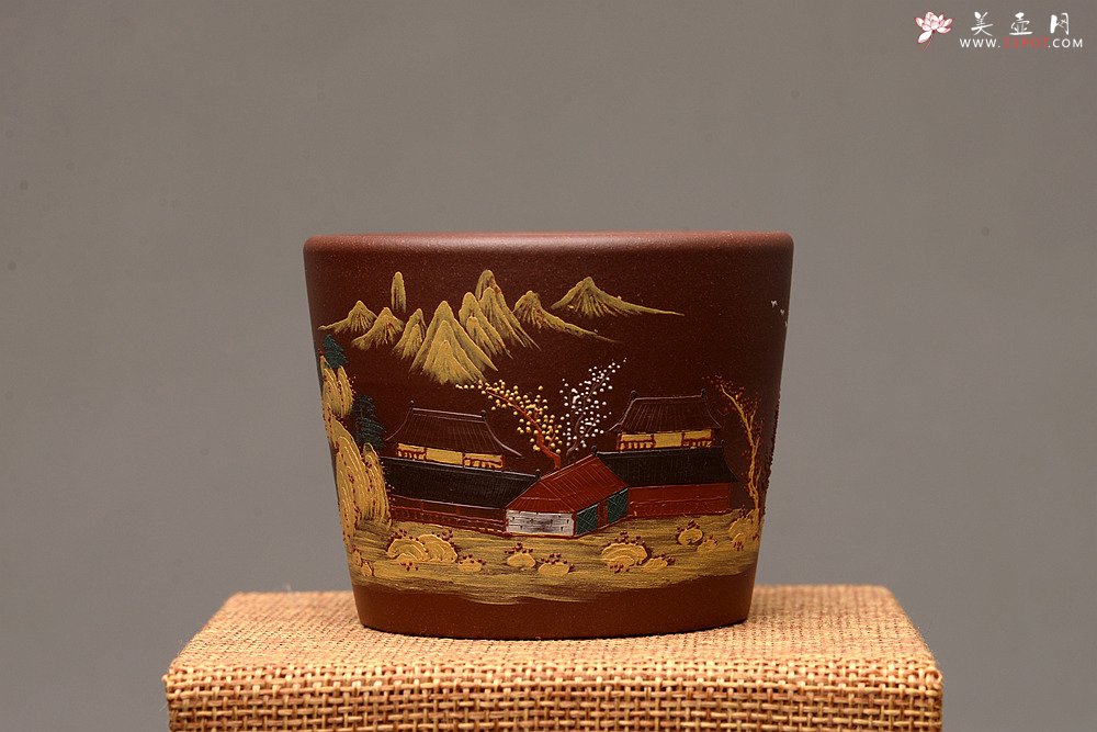 紫砂壶图片：美壶定制 主人杯 泥绘通景山水 古朴雅致 - 美壶网