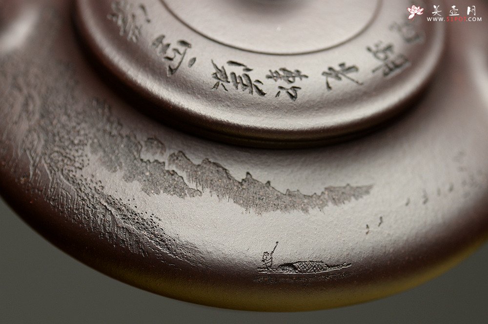 紫砂壶图片：精心之作 通景虚扁  李彦雄代表作 原矿老紫泥 - 美壶网