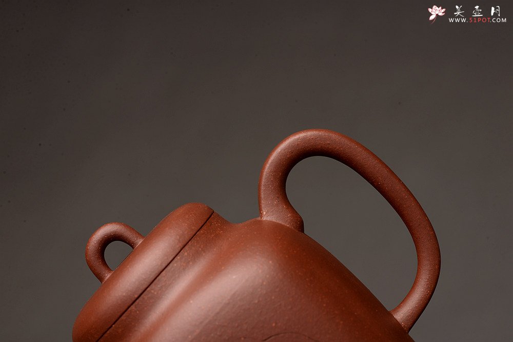 紫砂壶图片：于洪跃全手新品 方圆结合 挺拔劲美 柔与刚  印方 - 美壶网