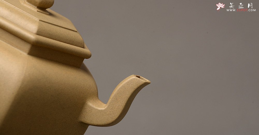 紫砂壶图片：优质本山段 型制精进 全手六方华樽 方器经典 俊秀耐品~工精 - 美壶网