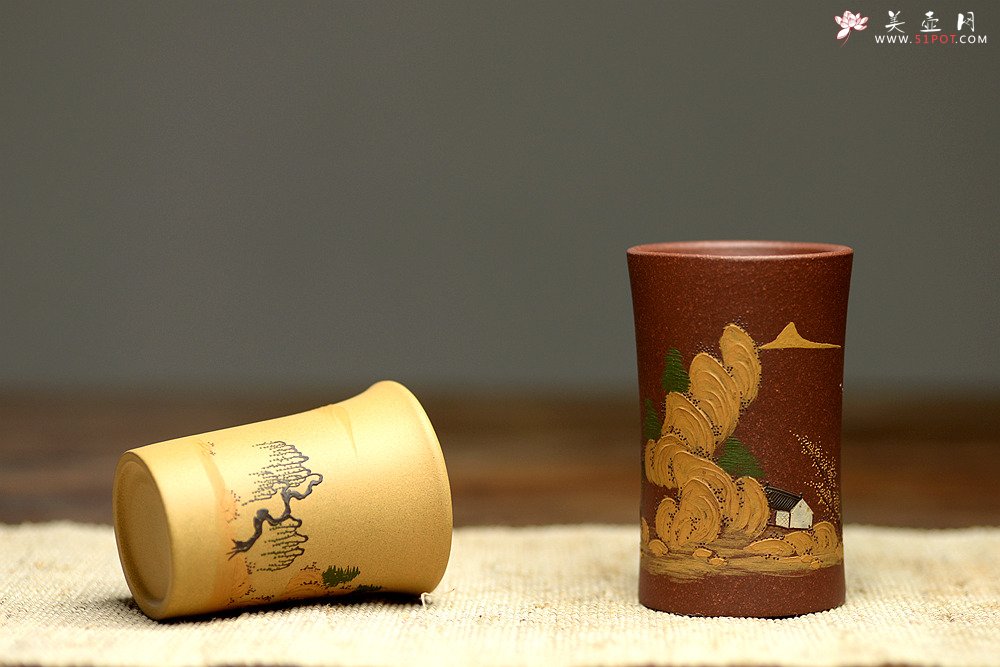 紫砂壶图片：文气 古朴雅致 主人杯 泥绘通景山水 - 美壶网