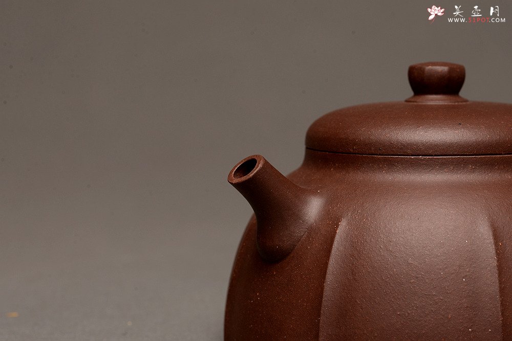 紫砂壶图片：周路健全手新作 线条流畅 稳重敦厚 难得老紫泥 印月 - 美壶网