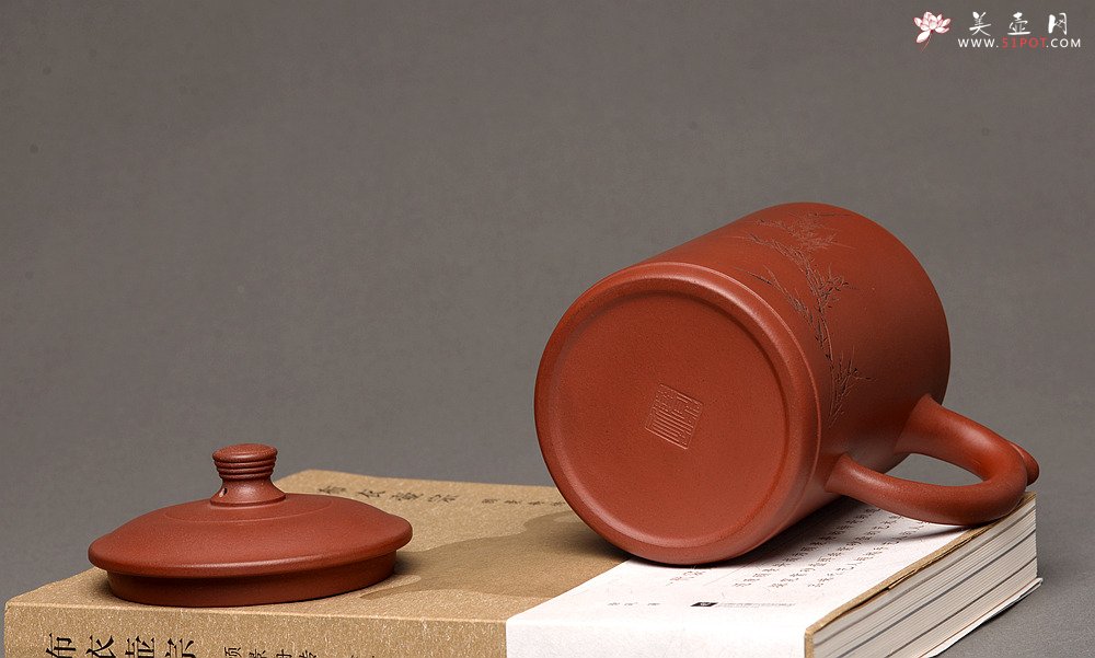 紫砂壶图片：格调雅玩 陆轶舟老师精刻~梅 兰 竹 好料盖杯  - 美壶网