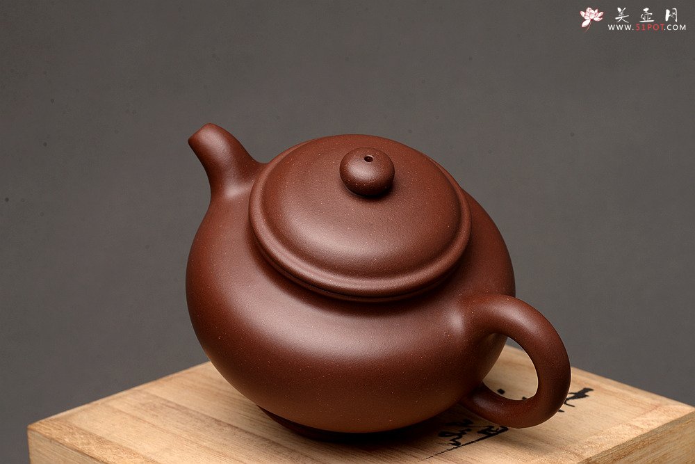 紫砂壶图片：国助工唐文新作 传统经典 厚重大气 掇只 - 美壶网