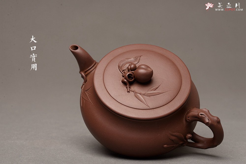 紫砂壶图片：潘丹初全手作品 送礼自用精品~ 优质老紫泥 竹韵桃丰 祝寿 - 美壶网