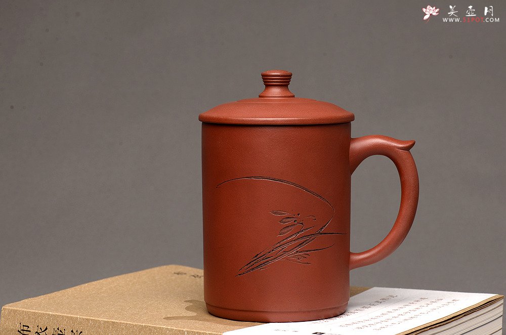 紫砂壶图片：格调雅玩 陆轶舟老师精刻~梅 兰 竹 好料盖杯  - 美壶网