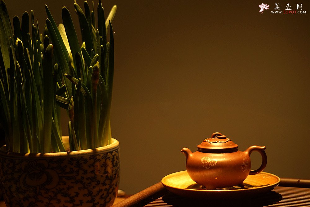 紫砂壶图片：惊艳实力 魅力展现 原创力作 真金装饰 全手童樱 可玩趣品 - 美壶网