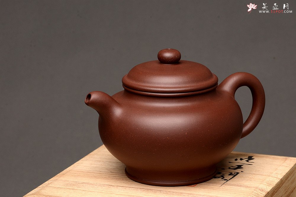 紫砂壶图片：国助工唐文新作 传统经典 厚重大气 掇只 - 美壶网