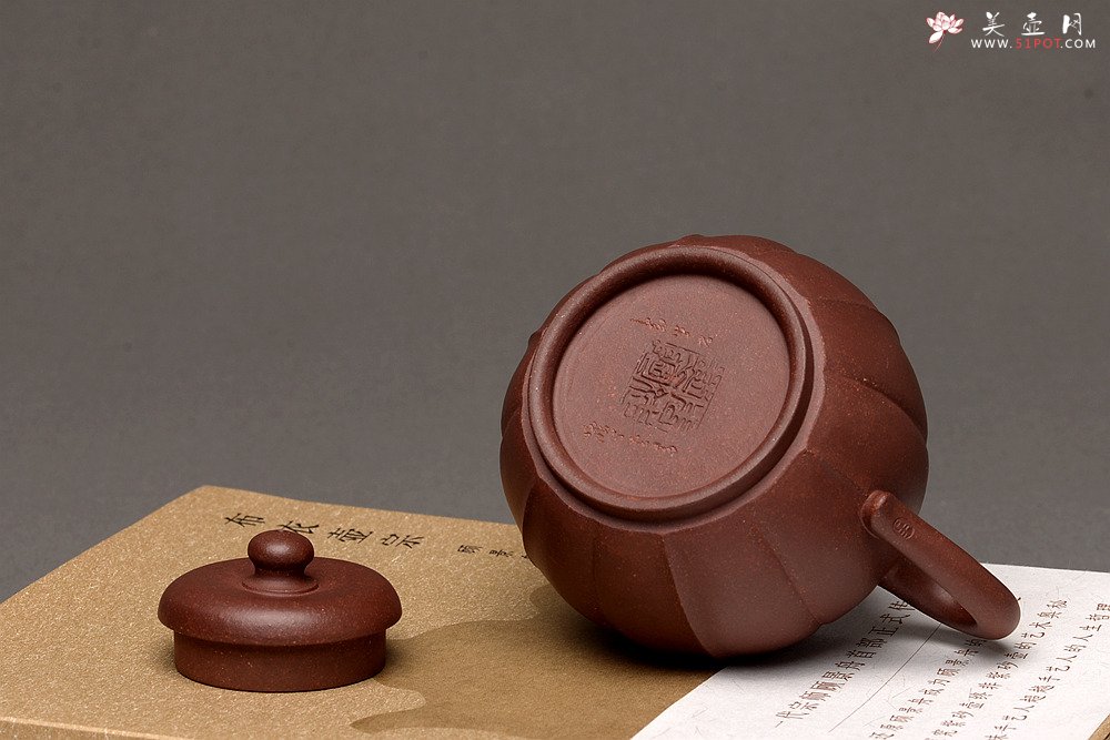 紫砂壶图片：周斌全手工新作难度极大 肌肉男o(∩_∩)o 全手筋纹秋蕾 原矿老紫泥 - 美壶网