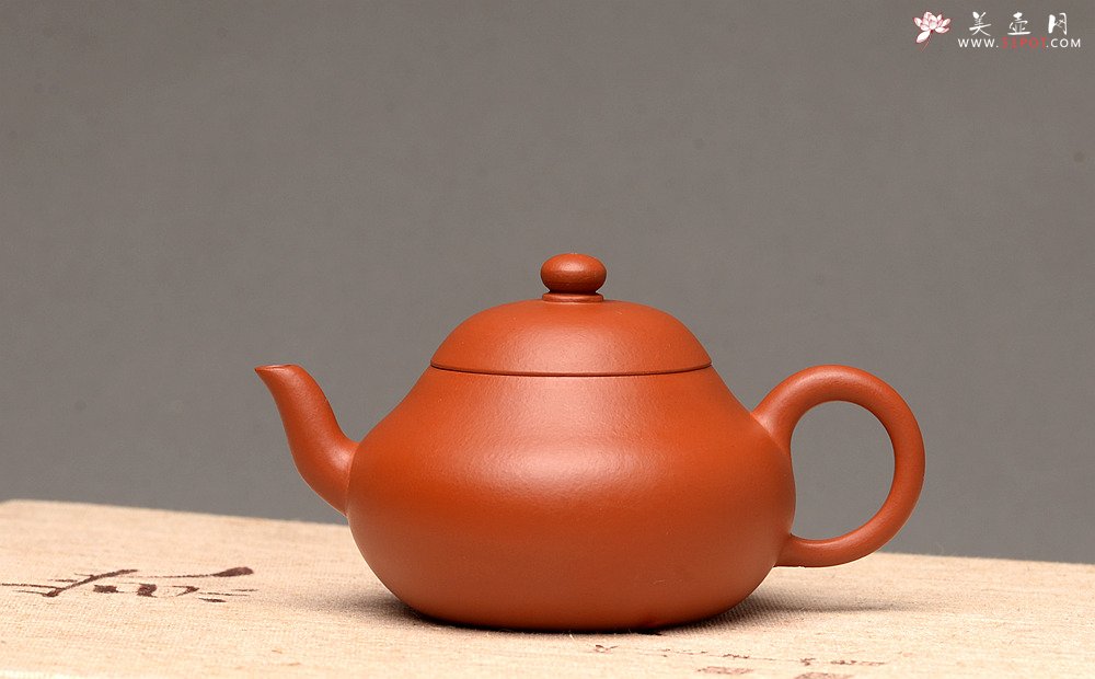 紫砂壶图片：美壶特惠 优质朱泥 娇艳迷人 秀气可人 梨形 - 美壶网