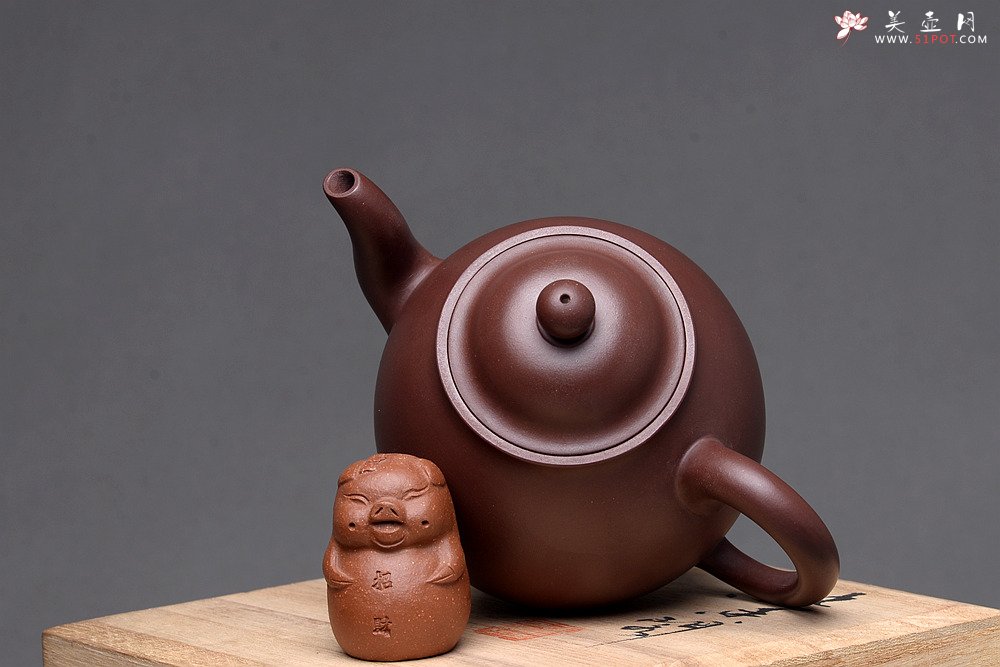 紫砂壶图片：婀娜多姿 柔美秀雅  全手高灯 精品老紫泥 - 美壶网