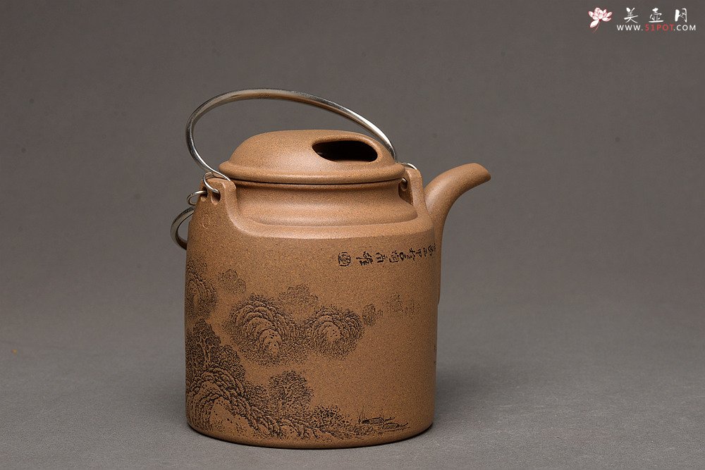 紫砂壶图片：李彦雄精刻山水 饱满匀称 挺拔高俊 全手牛盖洋桶 气韵十足 - 美壶网