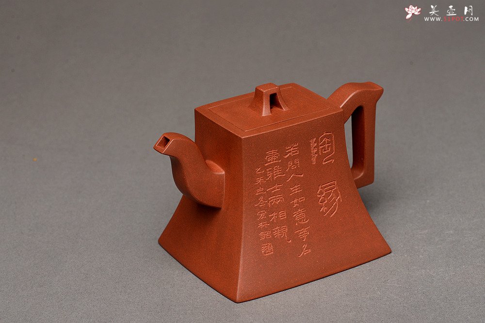 紫砂壶图片：大师风范 稳如泰山 国工师陈宏林装饰  全手方钟 珍藏 - 美壶网