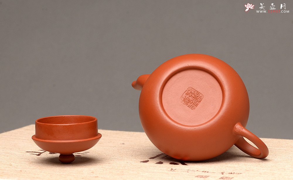 紫砂壶图片：美壶特惠 优质朱泥 娇艳迷人 秀气可人 梨形 - 美壶网