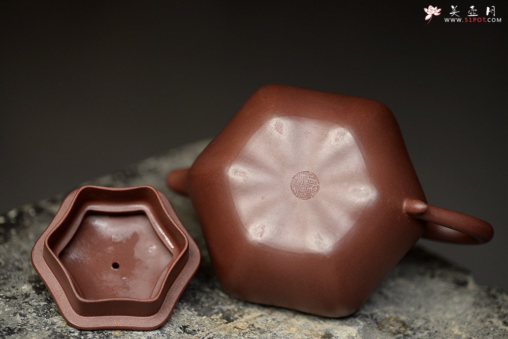 紫砂壶图片：许学军老师经典作品 雍容华贵 气度不凡 全手六角莲子 - 美壶网