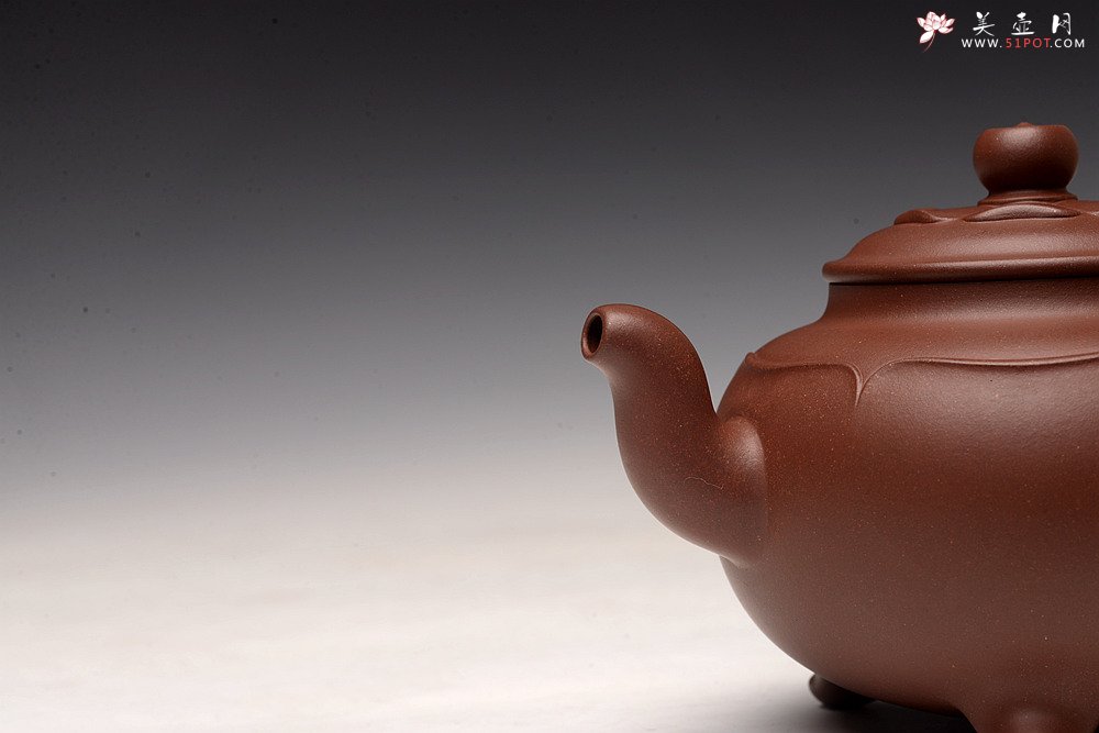 紫砂壶图片：储俊伟 精品代表作 全手三足宝莲（获得乙未年全手工大赛三等奖） 温文尔雅 - 美壶网