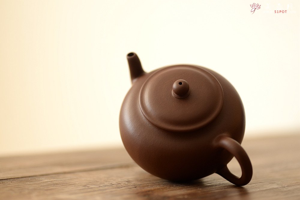 紫砂壶图片：王微全手  做工精致 秀气可人 怡圆壶 极品清水泥 - 美壶网