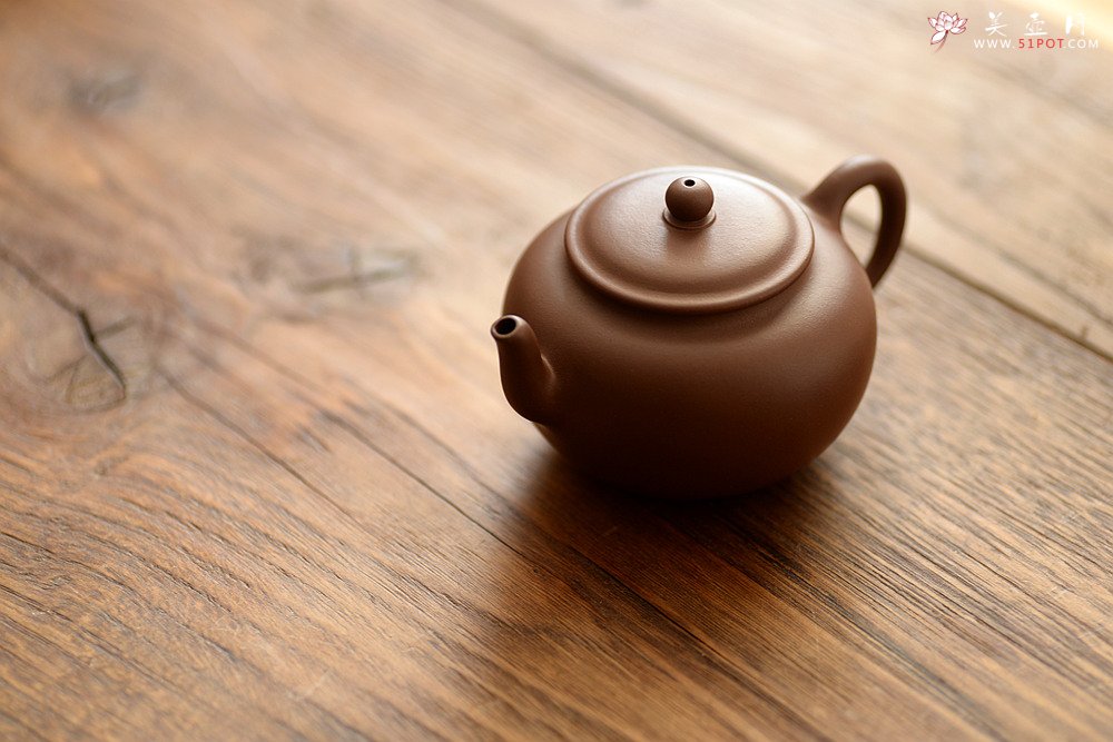 紫砂壶图片：王微全手  做工精致 秀气可人 怡圆壶 极品清水泥 - 美壶网
