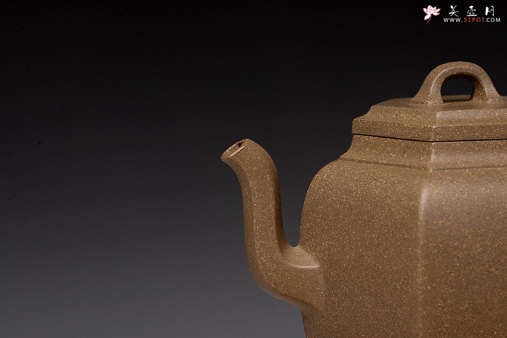 紫砂壶图片：强强联合  秀雅文气 国师赵辉精心装饰 六方云亭 难得文人画遗韵~ - 美壶网