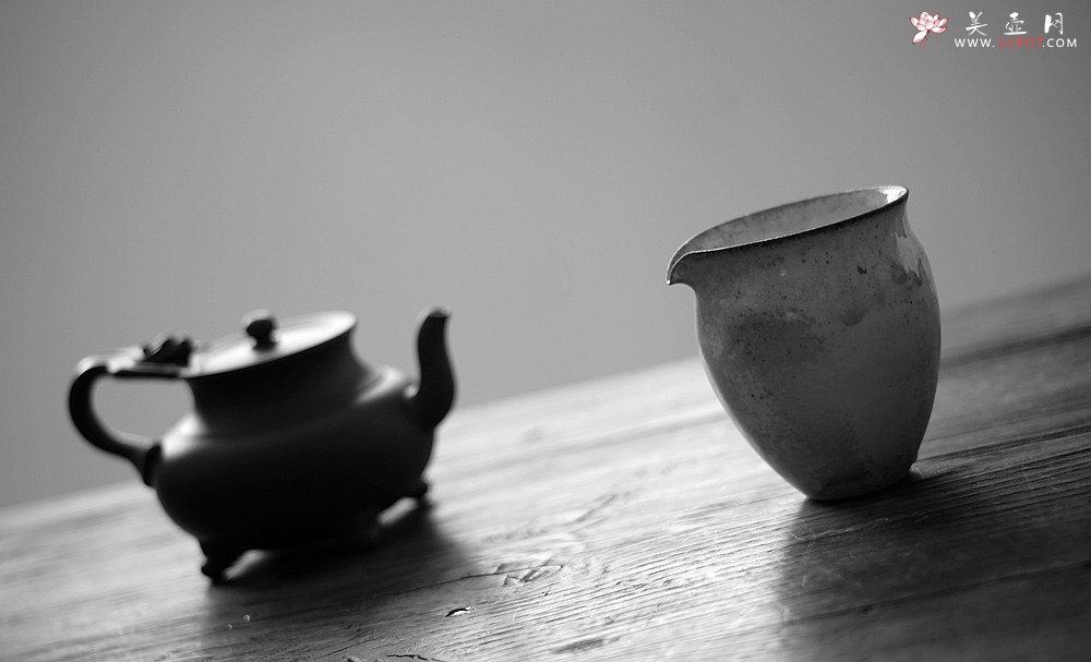 紫砂壶图片：呕心力作 精于洪霞精品代表作~ 全手螭龙 雍容华贵 - 美壶网