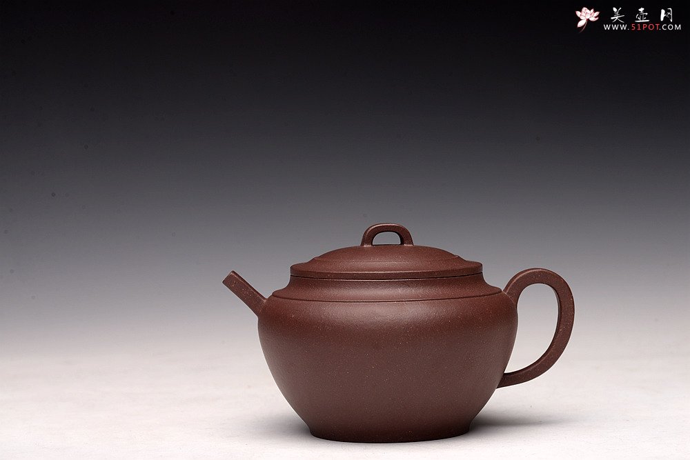 紫砂壶图片：詹黎明全手新作 古朴稳重 线条清晰流畅 颇具个性 陶瓮二 做工精致 - 美壶网