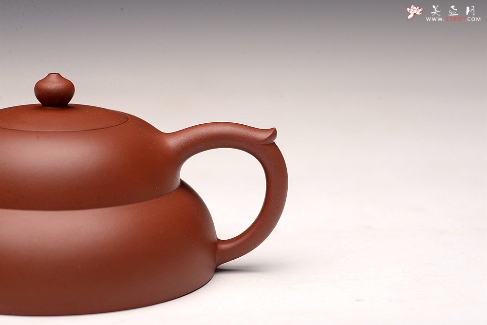 紫砂壶图片：曲峰丙申春 简朴端庄 曼生壶之笠荫 经典传统 做工精致 - 美壶网