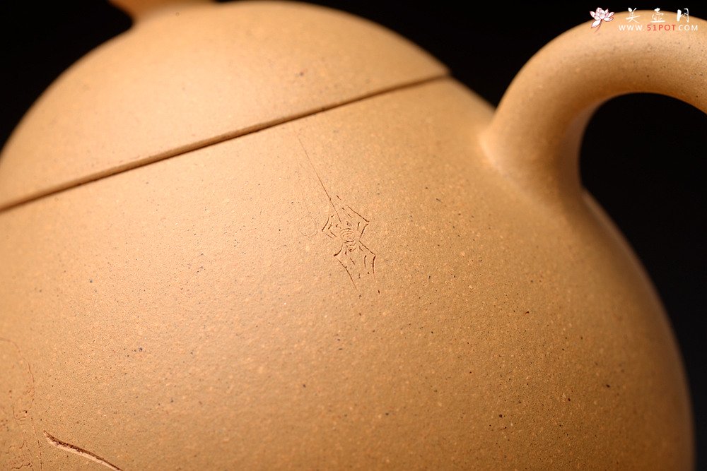 紫砂壶图片：传统器形  优质段泥 精工龙蛋 秀气可人 游心堂装饰 喜从天降 - 美壶网