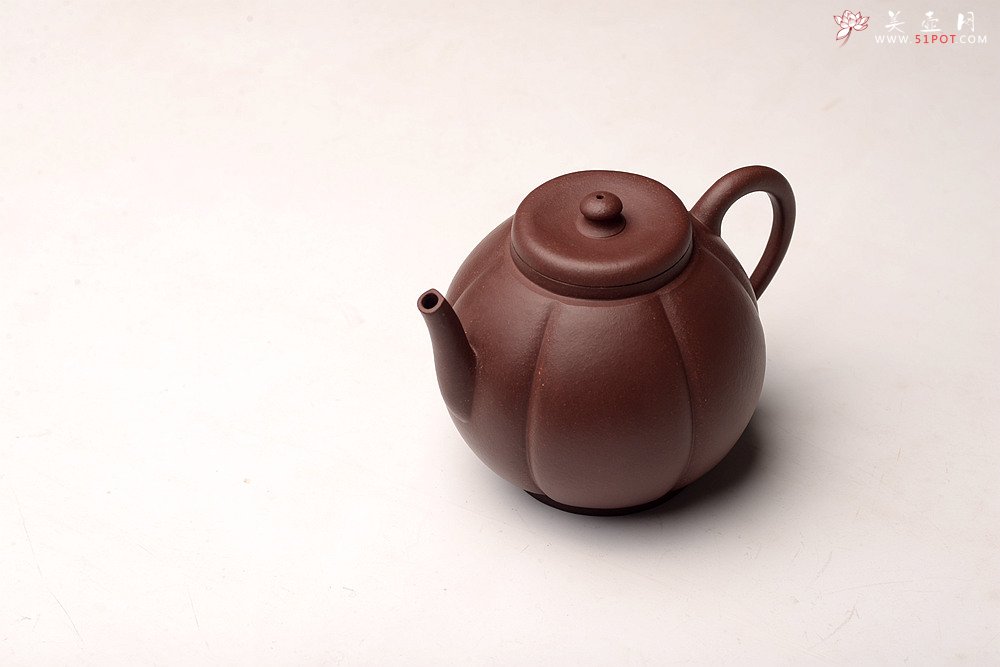 紫砂壶图片：周斌丙申春全手新作 别具韵味筋纹 高俊耐品~  丕饮 仅一只 - 美壶网