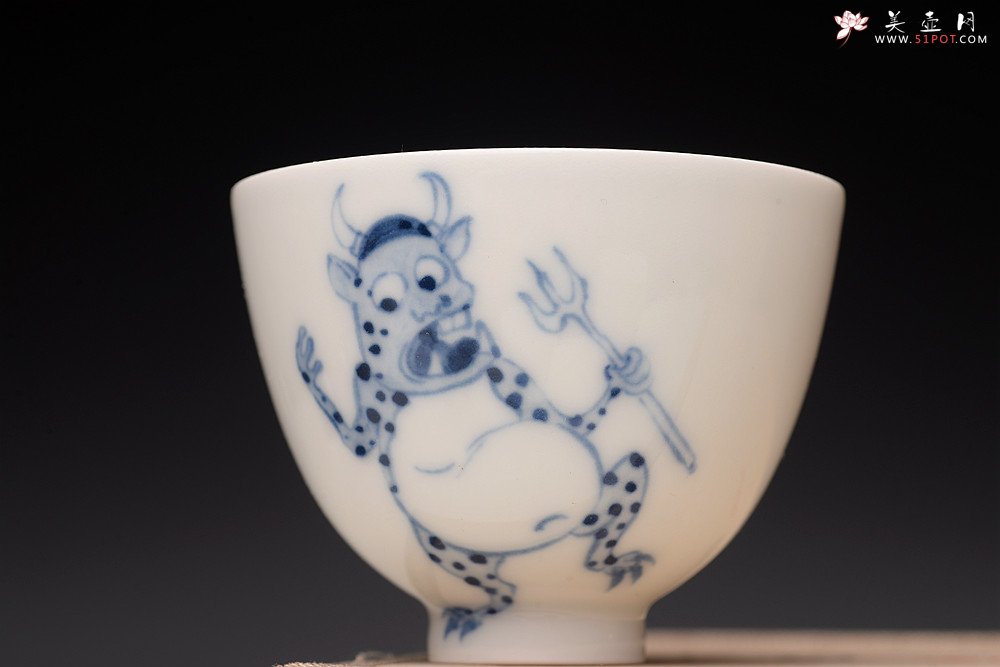 紫砂壶图片：大生（姜寅）玩瓷 小怪兽系列 趣味十足 ~ 品茗对杯 - 美壶网