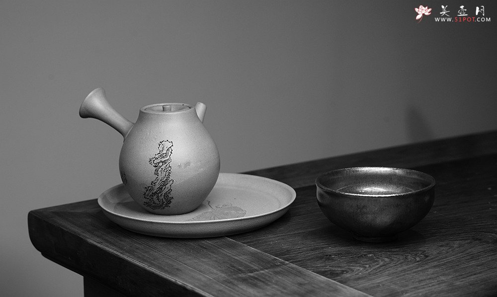 紫砂壶图片：游心堂主人细刻 文气十足 干泡台 赏盘/文盘 - 美壶网
