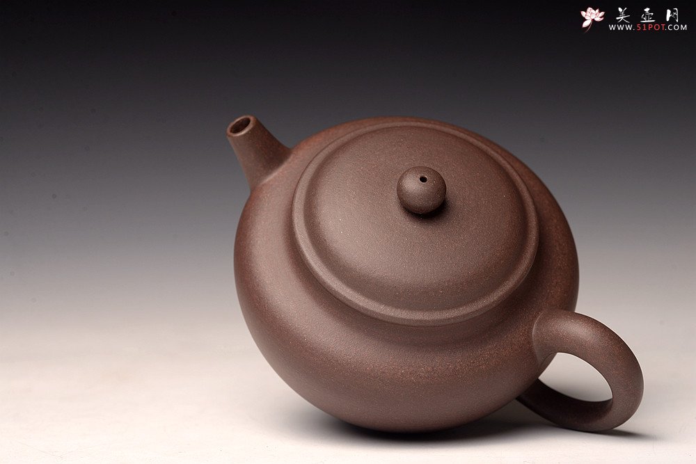 紫砂壶图片：邵春良老师供料 高温紫泥 全手摹古之抱翁 泥色沉稳 浑厚耐品~ - 美壶网
