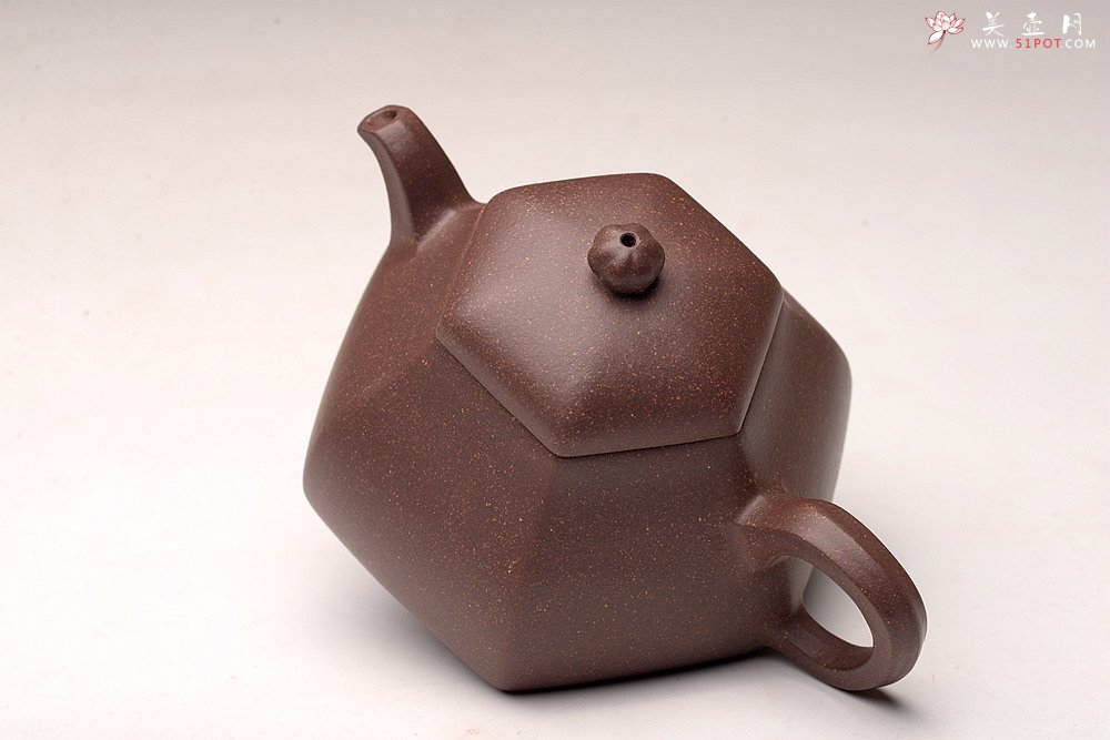 紫砂壶图片：唐文丙申年新品 厚重大气 全手明式六瓣  - 美壶网