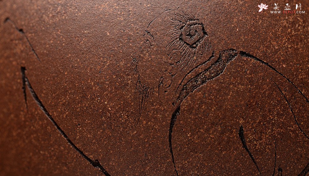 紫砂壶图片：周斌全手新作 朴素敦厚 全手秦权 文气佳品 游心堂主人装饰 油润段泥 - 美壶网