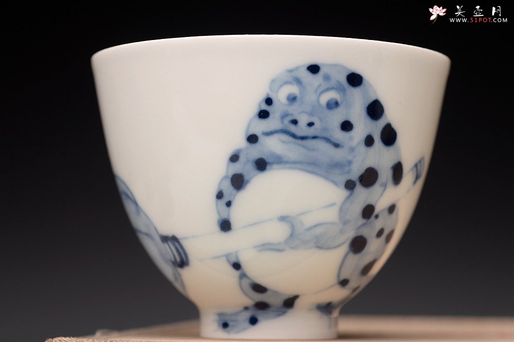 紫砂壶图片：大生（姜寅）玩瓷 小怪兽系列 趣味十足 ~ 品茗对杯 - 美壶网