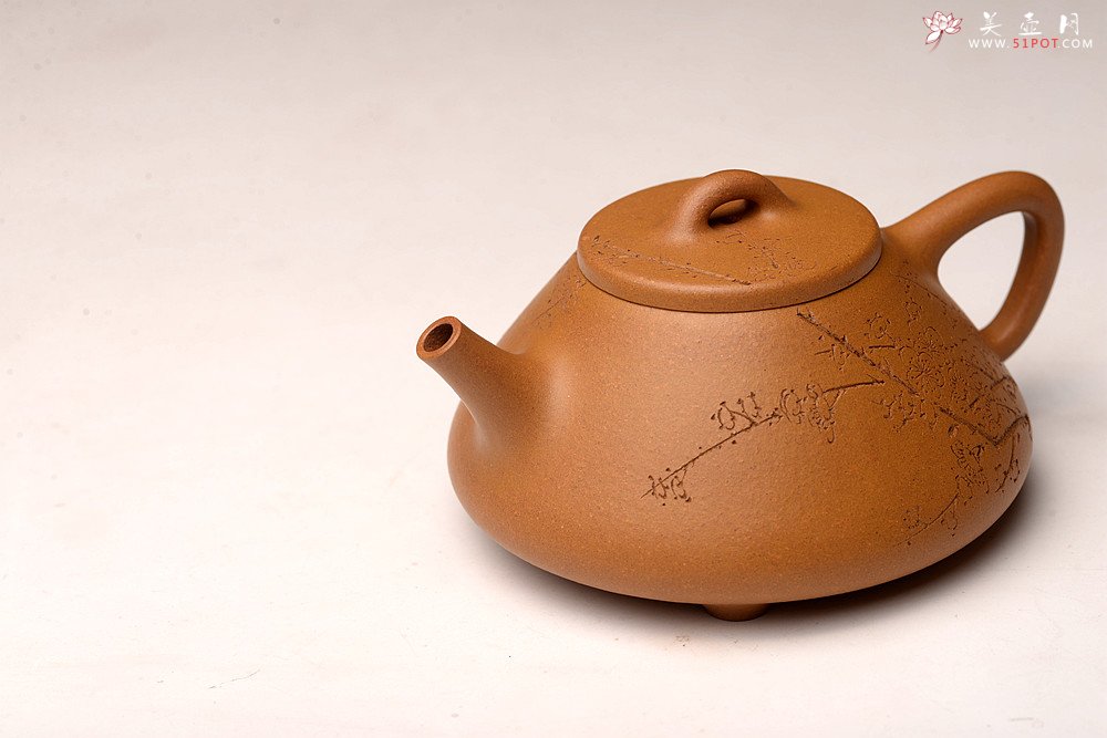 紫砂壶图片：优质黄金段 周路健全手作品 器形端正~ 骨肉均挺 子冶石瓢 陆逸舟刻梅~ - 美壶网