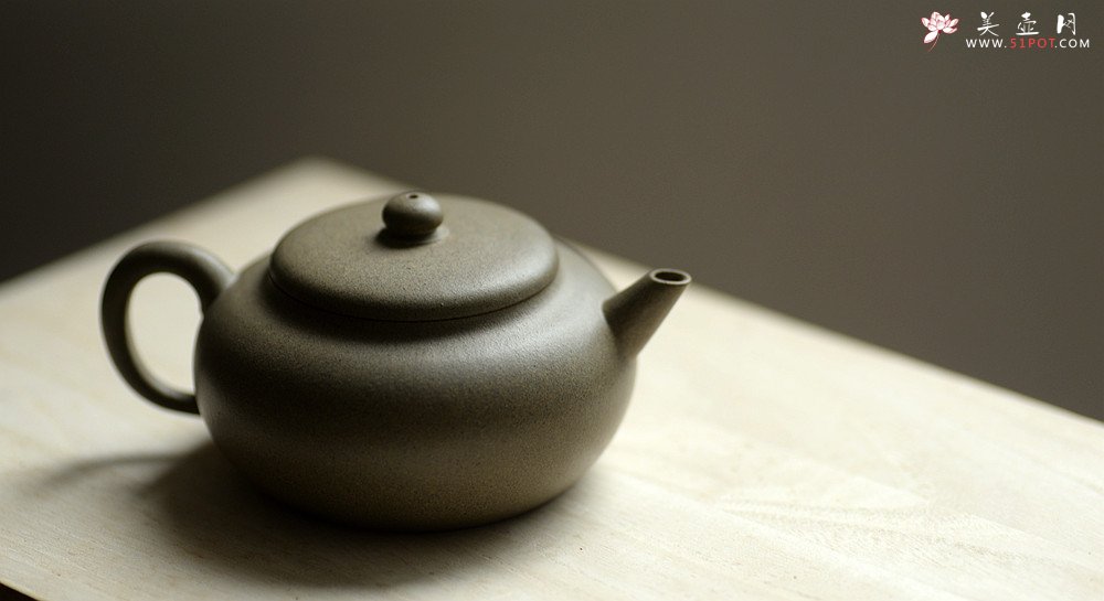 紫砂壶图片：王薇实用全手 圆润可人 优质青段 小玉扁 - 美壶网