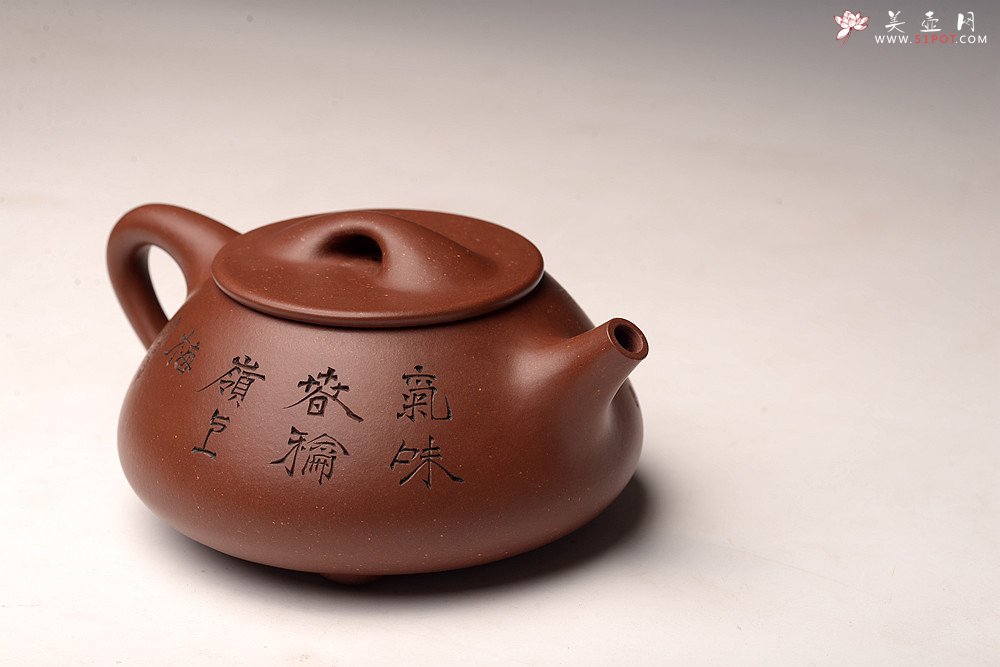 紫砂壶图片：吴杰全手新作 气势饱满 陆轶舟装饰 双刀老辣 精致耐品~ 梅花满瓢 致敬景舟 - 美壶网