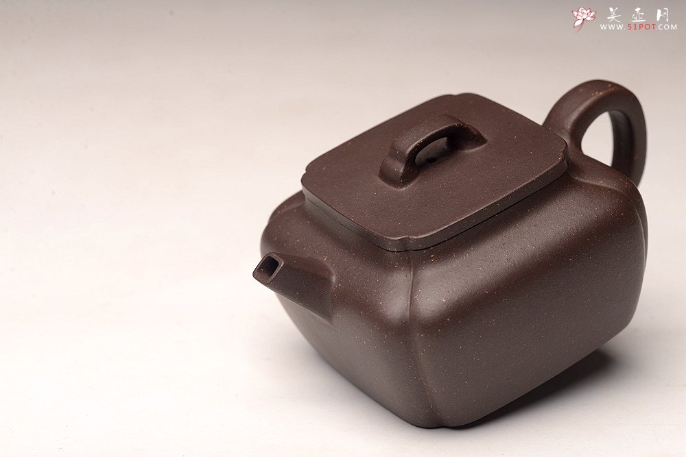 紫砂壶图片：何卫枫丙申夏全手新作古朴文气 方中见圆 清逸 抽角璞方 - 美壶网