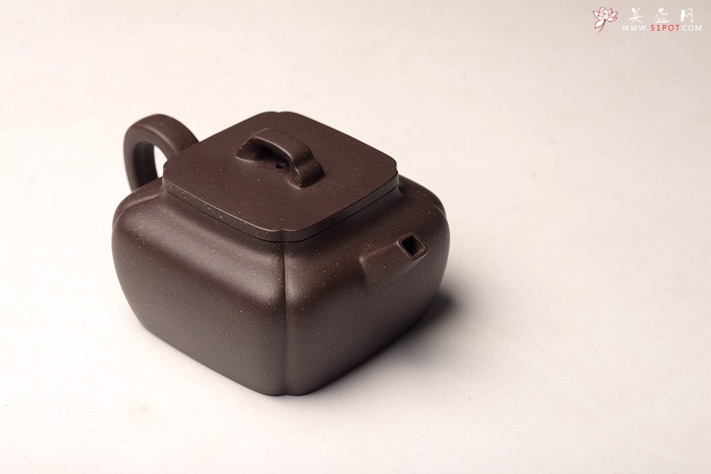 紫砂壶图片：何卫枫丙申夏全手新作古朴文气 方中见圆 清逸 抽角璞方 - 美壶网