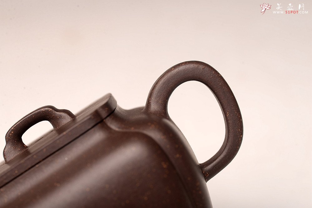 紫砂壶图片：何卫枫丙申夏全手新作古朴文气 方中见圆 清逸 抽角璞方 - 美壶网