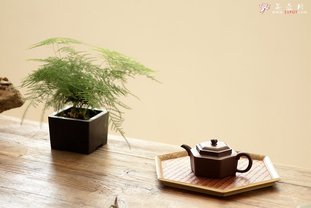 紫砂壶图片：酒虎丙申夏全手新作 古朴文气 素雅精致 六方折角 仅此一把 - 美壶网