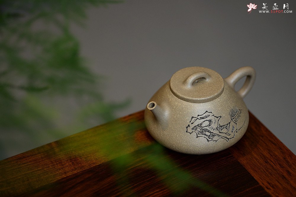 紫砂壶图片：周路健丙申夏全手新作  古意盎然 优质青段 心舟石瓢 陆轶舟文气装饰 - 美壶网