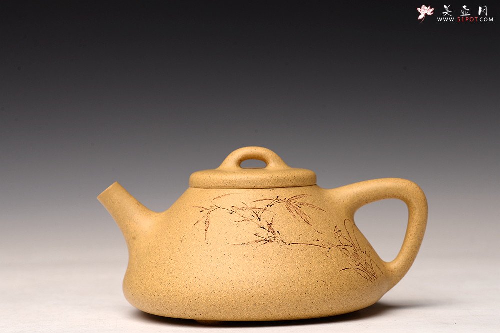 紫砂壶图片：和石夫人孙杨杨全手作品 骨肉均挺 全手子冶石瓢 和石文气装饰 - 美壶网