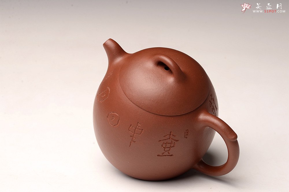 紫砂壶图片：文人作品 全手摹古秦权 储云高徒潘晓鸣装饰 格调高画意深  - 美壶网